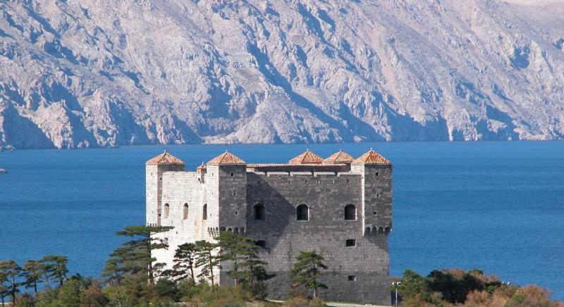 Apartments Adriatic Selce Bagian luar foto